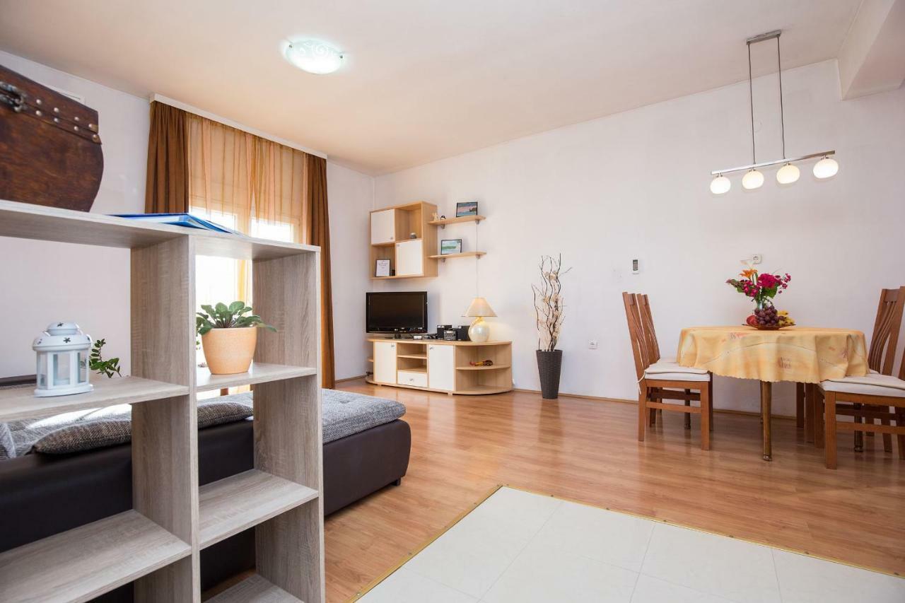 Apartments & Rooms Tea Zára Kültér fotó